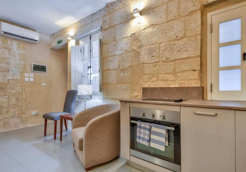 Orangery 101 - Duplex Studio Apartment Valletta Exterior photo