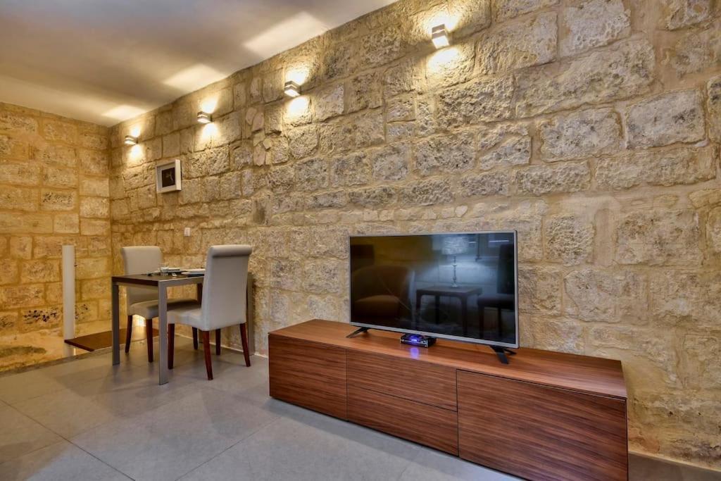 Orangery 101 - Duplex Studio Apartment Valletta Exterior photo