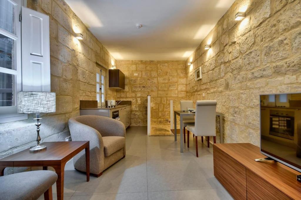 Orangery 101 - Duplex Studio Apartment Valletta Exterior photo