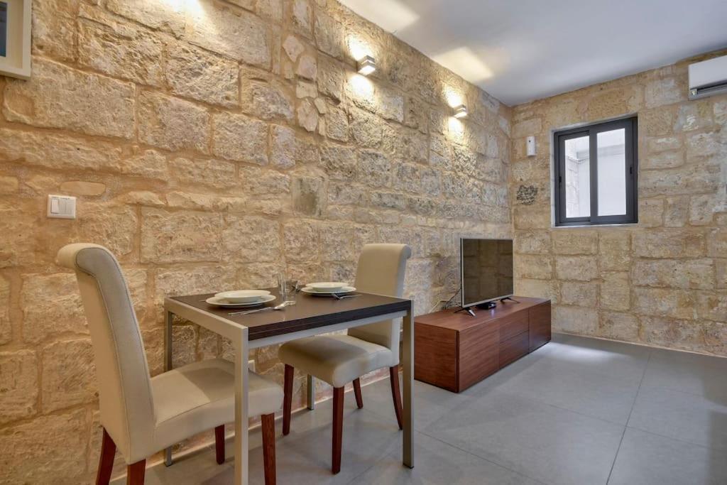 Orangery 101 - Duplex Studio Apartment Valletta Exterior photo
