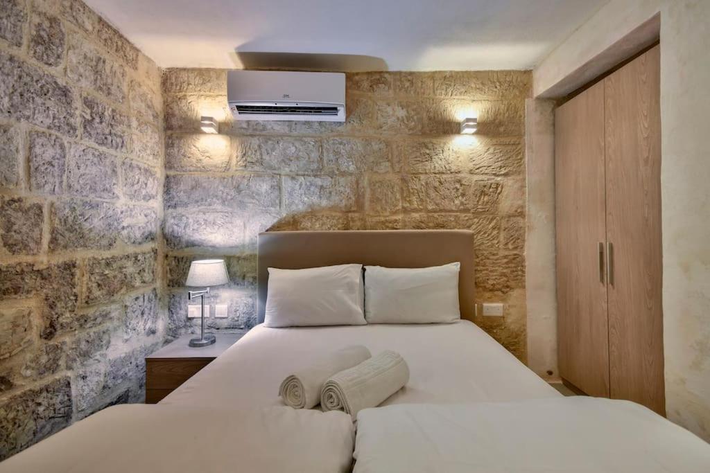 Orangery 101 - Duplex Studio Apartment Valletta Exterior photo